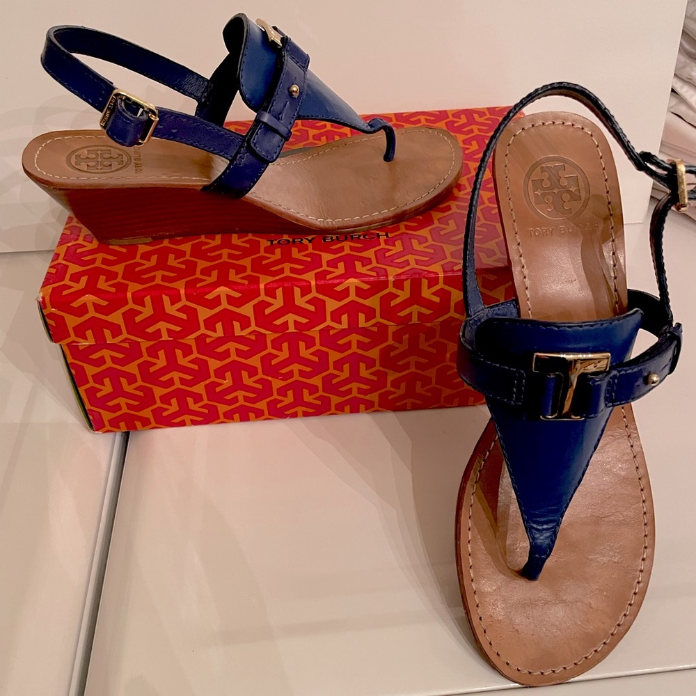 Tory Burch wedge shoe in blue leather .